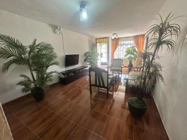 Casa Venta Cerca Plaza de Armas Pisco 3 pisos 9 dormitorios 8 baños amoblada A.C. 220 m2