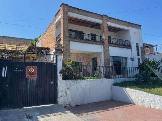 Casa Venta como Terreno Margarita Maza de Juarez GDL media cuadra Belisario Dominguez 350 MtS