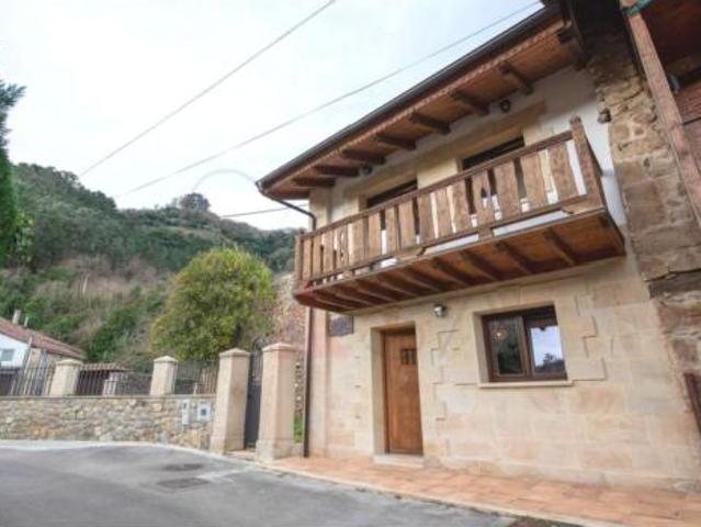 Casa Venta Corvera de Toranzo, Prases
