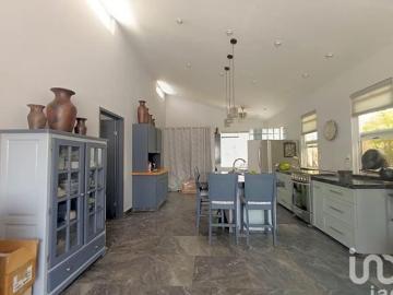 Venta de Casa Amueblada de Un Nivel en Privada con Acceso Controlado en Jiutepec Morelos