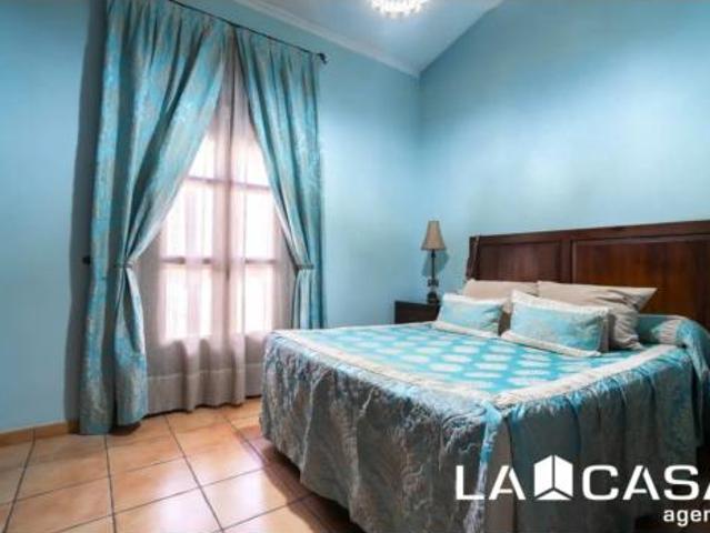 Casa Venta Dos Hermanas, Centro Doña Mercedes