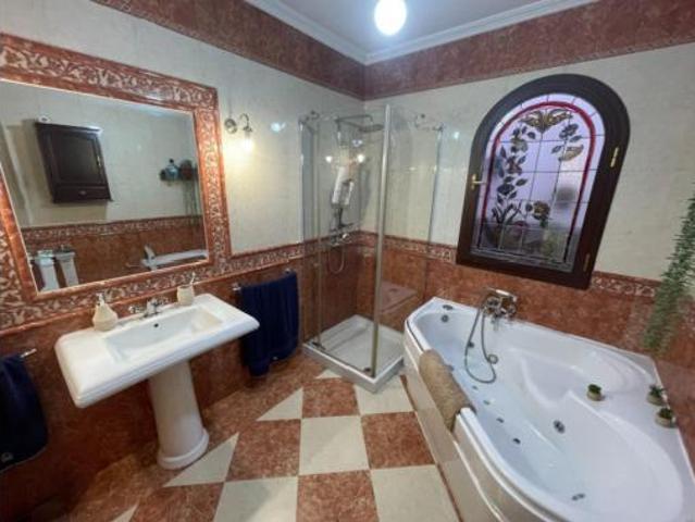 Casa Venta Dos Hermanas, Centro Doña Mercedes