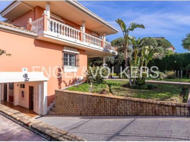 Casa Venta Dos Hermanas, Entrenúcleos
