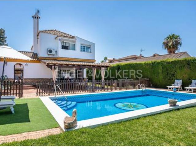 Casa Venta Dos Hermanas, Entrenúcleos