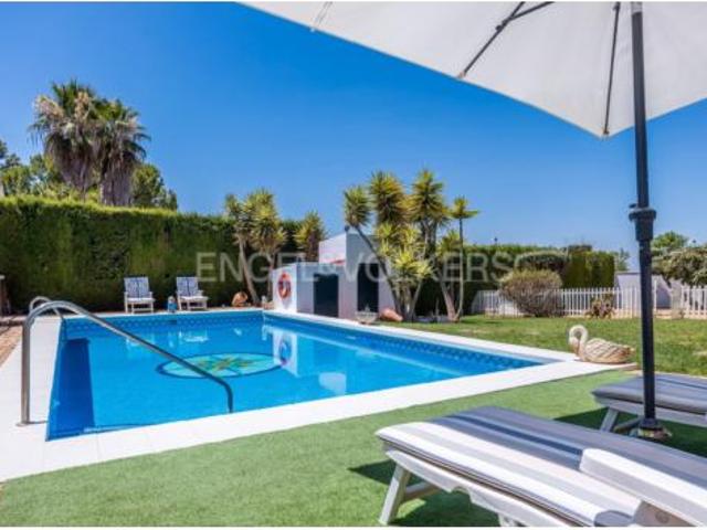 Casa Venta Dos Hermanas, Entrenúcleos