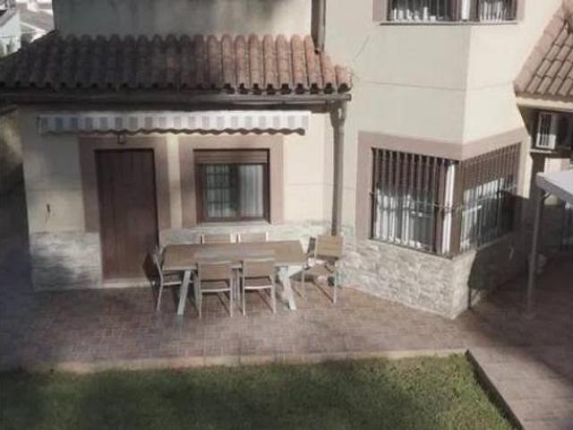 Casa Venta Dos Hermanas, Entrenúcleos