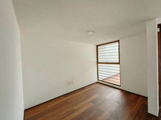 CASA VENTA EN ESQUINA EN COAPA / 267m2 / JARDIN 21 m2