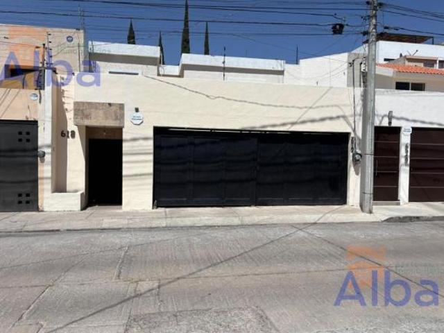 Casa Venta en Fraccionamiento Valle del Campestre