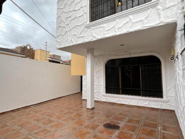 CASA EN OPORTUNIDAD EN VENTA EN LAS ALAMEDAS