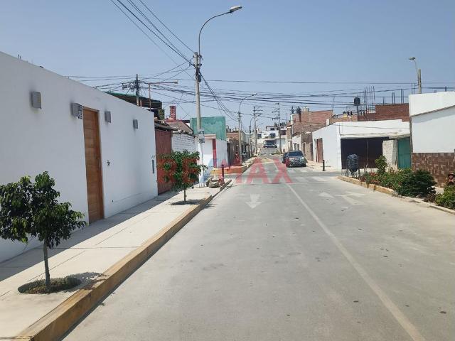 Casa Venta En Playa Arica / Dos Departamentos En Primer Piso Con Cochera