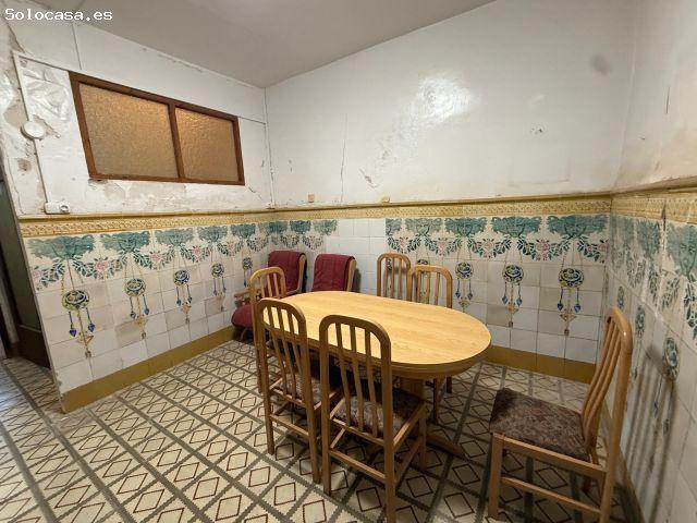 Casa Venta en Sant Joan de Moro, planta baja más 2 alturas con patio trasero