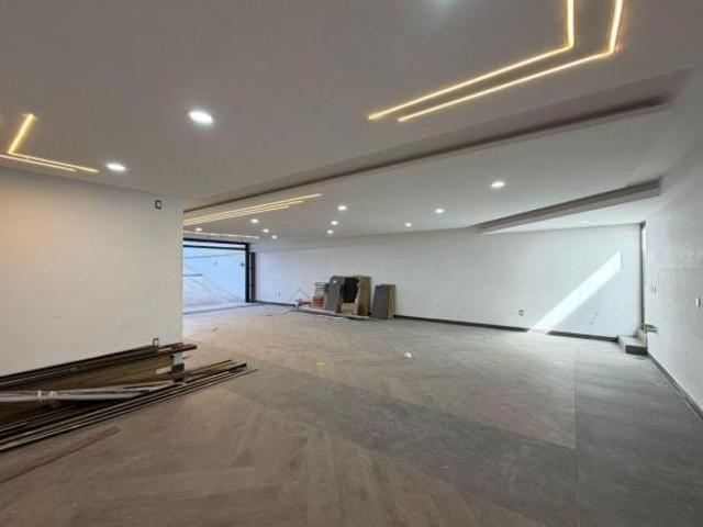 Casa venta en Zona Plateada. 3 niveles, doble altura. Pachuca