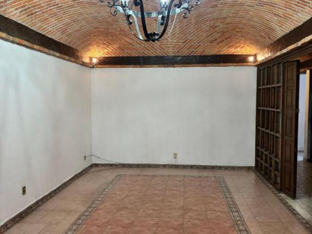 VENTA CASA JARDINES DE LA HACIENDA QUERETARO