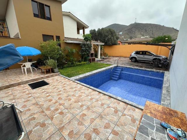 CASA VENTA LA MOLINA, PISCINA, JARDÍN, TERRAZA, BBQ, CONDOMINIO 2 CASAS, 6 DORM