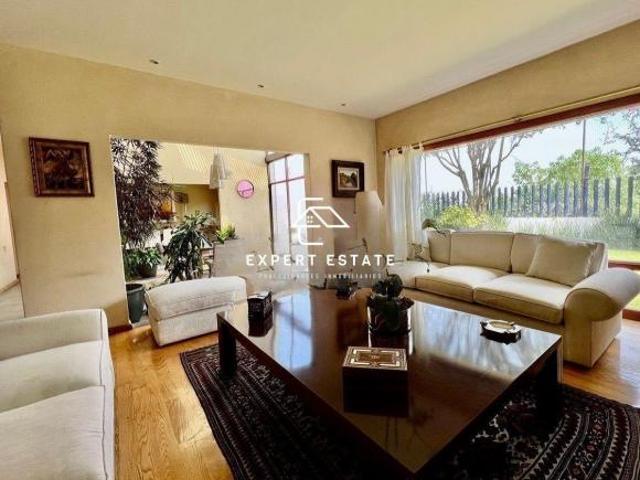 Casa venta LOMAS DEL OLIVO Hermosa estilo Barragán en privada y con jardín