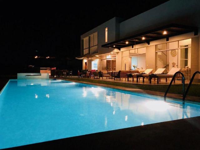 CASA VENTA PUCUSANA, 6 DORMITORIOS, PISCINA, PARRILLA, GIMNASIO, 15 COCHERAS