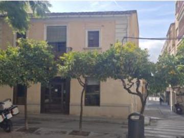 Casa Venta Paterna, Centre
