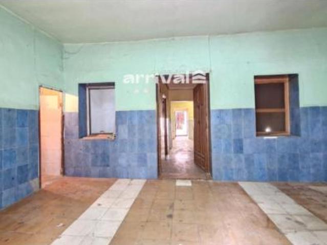 Casa Venta Paterna, Centre