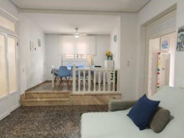 Casa Venta Paterna, Centre