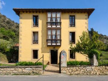 Casa Venta Peñamellera Baja, Panes