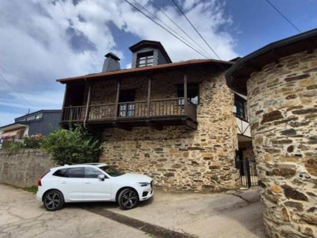Casa Venta Ponferrada, Flores del Sil La Martina