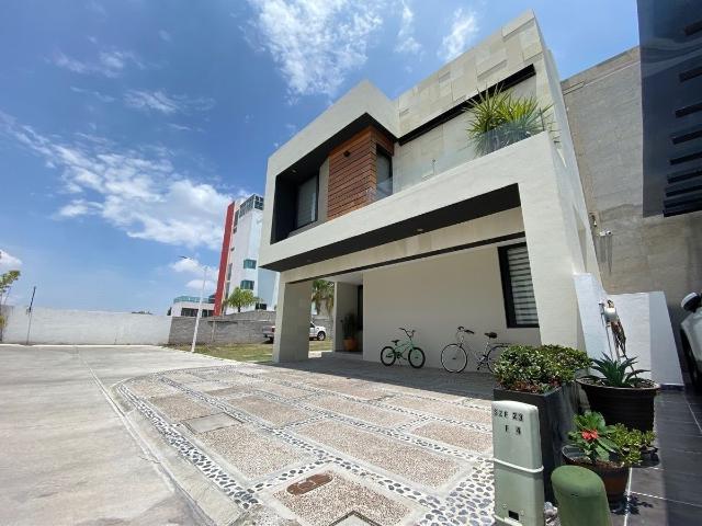 Casa Venta Privada 5 recamaras Milenio III Querétaro