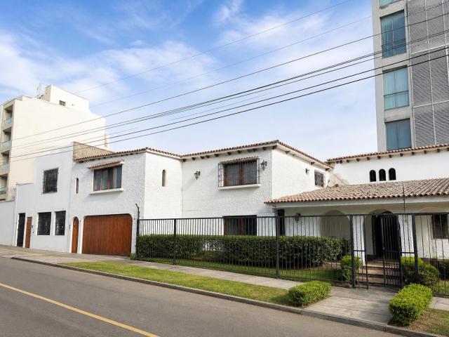 Casa venta Surco Jr. Los Morochucos en Sta. Constanza Precio $780,000 AT 400M2