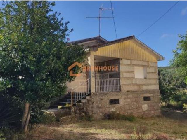 Casa Venta San Cristovo de Cea, Mosteiron