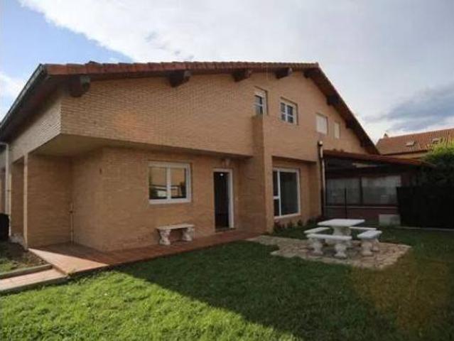 Casa Venta Torrelavega, Tanos