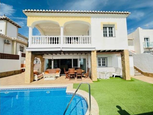 Casa Venta Torrox, Urbanización Santa Rosa Generación del 27