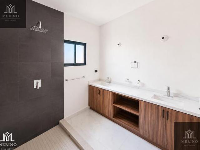 Casa VENTA UN PISO