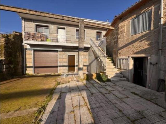 Casa Venta Xinzo de Limia, Fiestras