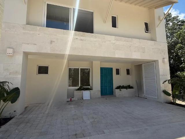 Casa Venta y Renta de 3 recámaras en LOSANTOS CANCUN, Huayacán Cancún | COZUDUL