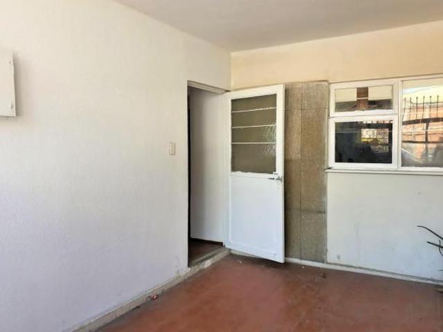 Casa Venta 136 m2 con 5 recámaras, Col. Celanese, Toluca
