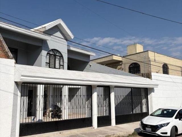 Casa Venta 216 m2, Tulipanes