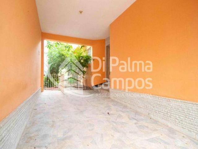 Casa versátil de 268m² com 3 vagas para locação ou venda no bairro do Ipiranga
