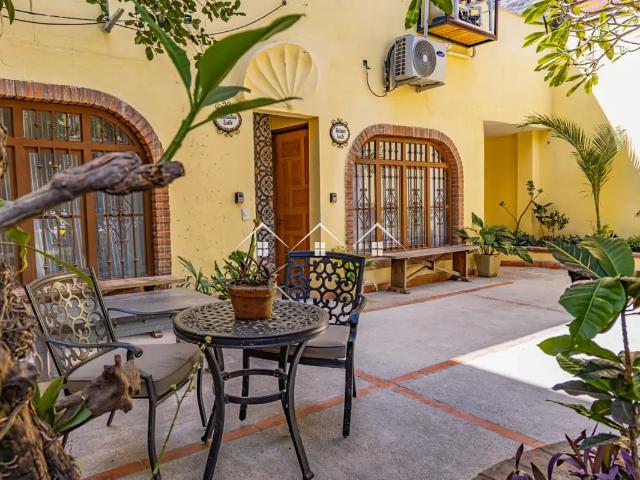 Casa Victoria Suites: Estilo Mexicano en el Corazón de la Zona Romántica