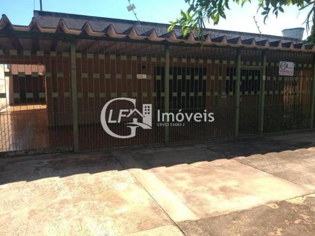 Casa Espaçosa à Venda em Campo Grande MS, Vila Duque de Caxias: 4 Quartos, 2 Suítes, 3 Salas, 3 Banh