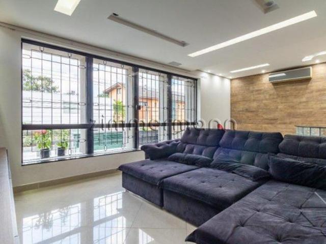 CASA VILA MADALENA 4 DORMITÓRIOS 10 VAGAS
