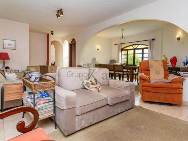 Casa Vila Madalena 4 Dormitórios 275m²