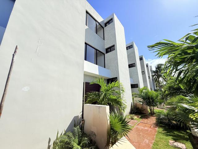 CASA VILLA AMUEBLADA Y EQUIPADA 2 REC?MARAS, PISCINA, ROOFTOP, ENTREGA INMEDIATA EN CHELEM PUERTO