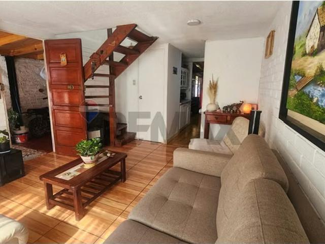 Casa villa el abrazo: comodidad y tranquilidad | 3 dormitorios por 80800. 00 en Maipú