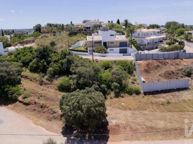 Casa / Villa em Mexilhoeira Grande de 255,00 m² 255m² Mexilhoeira Grande