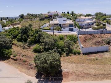 Casa / Villa em Mexilhoeira Grande de 255,00 m² 255m² Mexilhoeira Grande