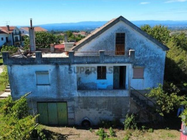 Casa / Villa em Nogueira do Cravo de 350 m²