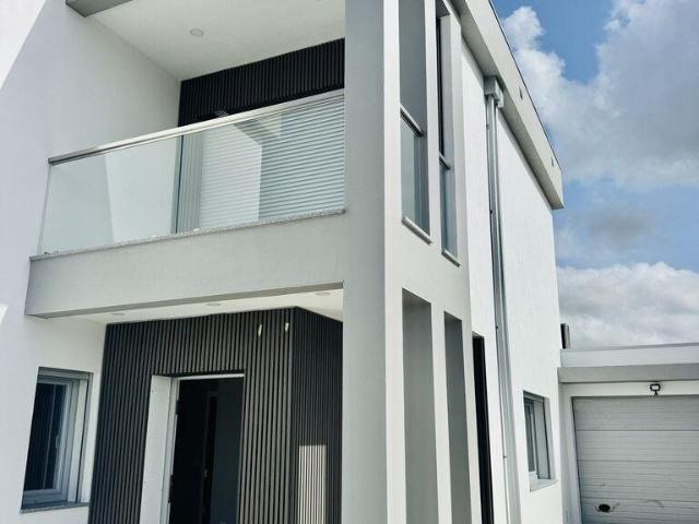 Casa / Villa em Azeitão São Lourenço e São Simão de 273,00. 273m² Azeitão São Lourenço e São Simão