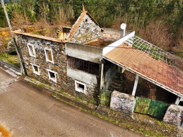 Casa / Villa em Castanheira de Pêra e Coentral de 172 m²