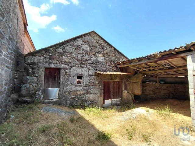 Casa / Villa em Castro Laboreiro e Lamas de Mouro de 201,00 m²