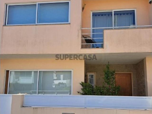 Moradia geminada T3 em Esmoriz de 126 m²