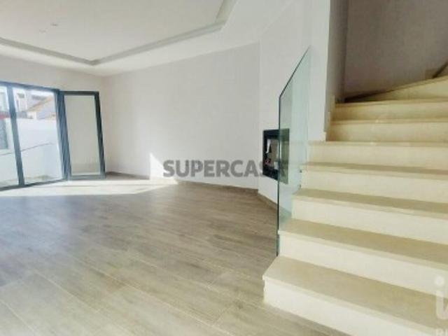 Casa / Villa em Quinta do Conde de 140,00 m²